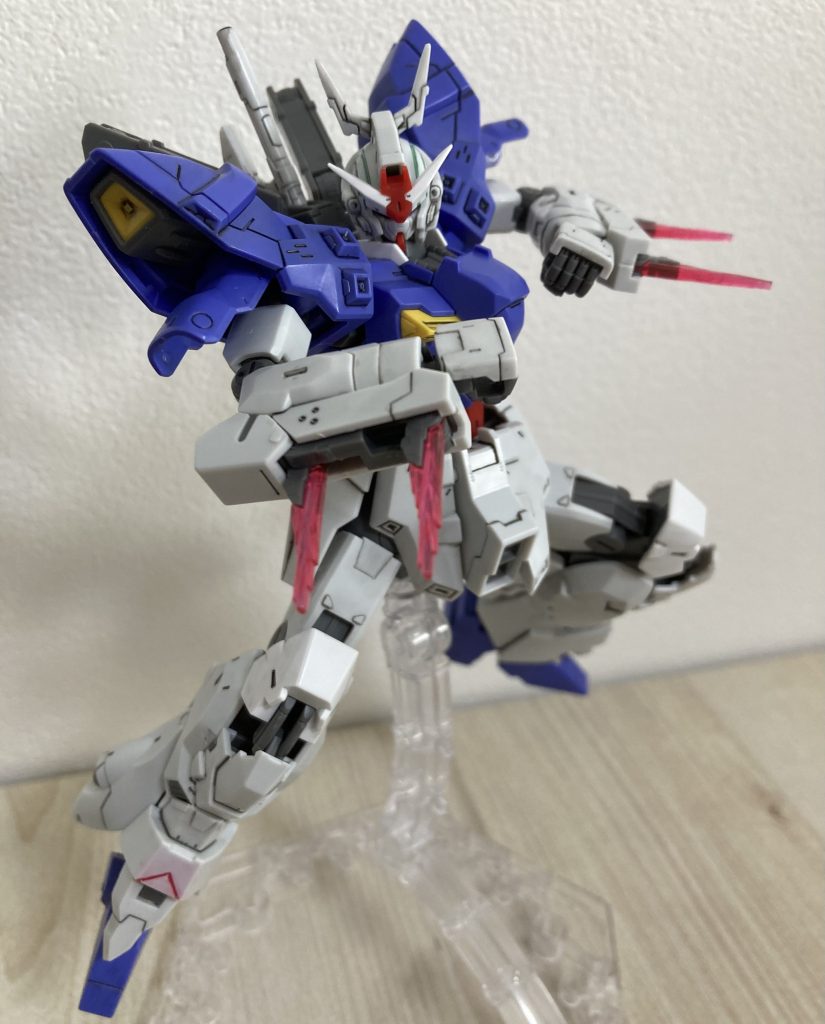 投擲したり近接武器になったらするバタフライエッジ。ある程度サイコミュでコントロール出来るそうです。