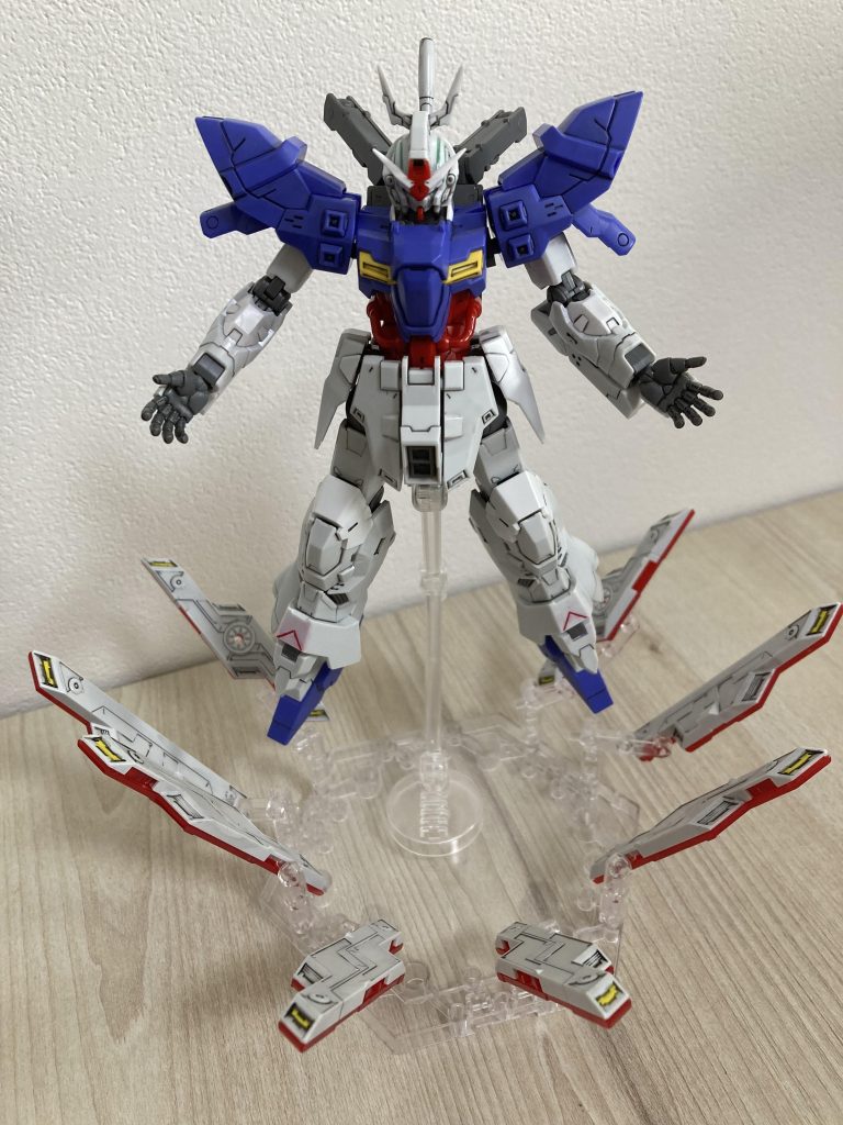 サイコプレートの展開イメージが00クアンタみたいになってますが、こんな使われ方をしたのかは分かりません。カッコいいからいいかなという感じです^_^