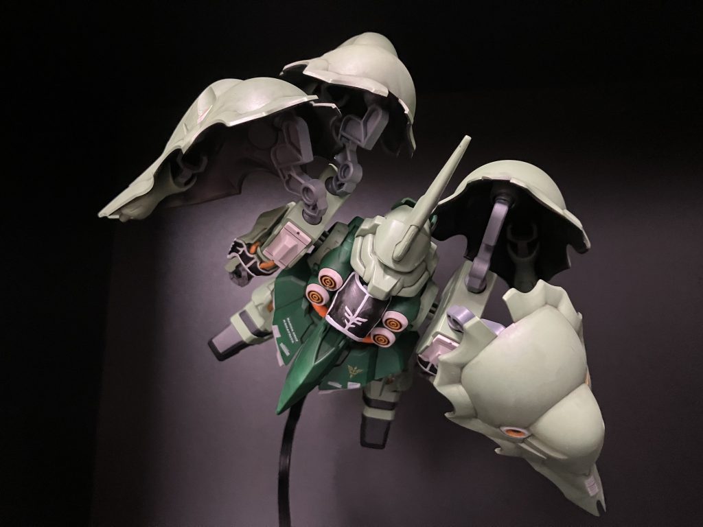 少しアクション。クシャトリヤは飛行状態が似合いますね。 