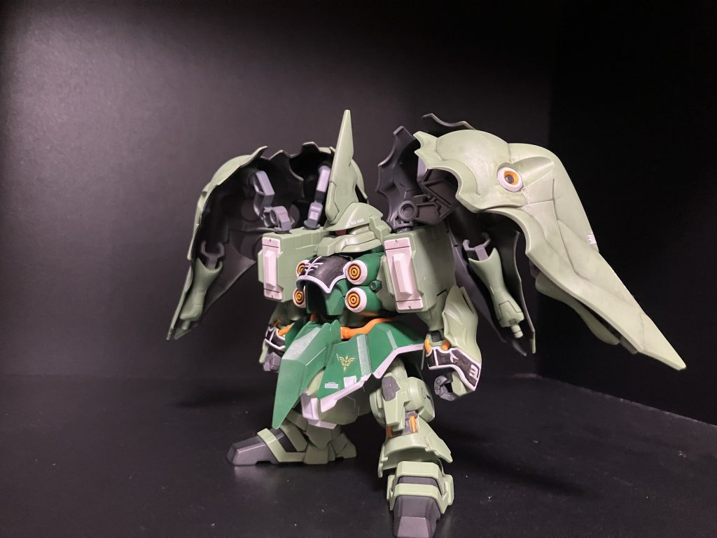 右斜めから。ディバインダーの裏は塗装した方がやっぱり良くみえます。