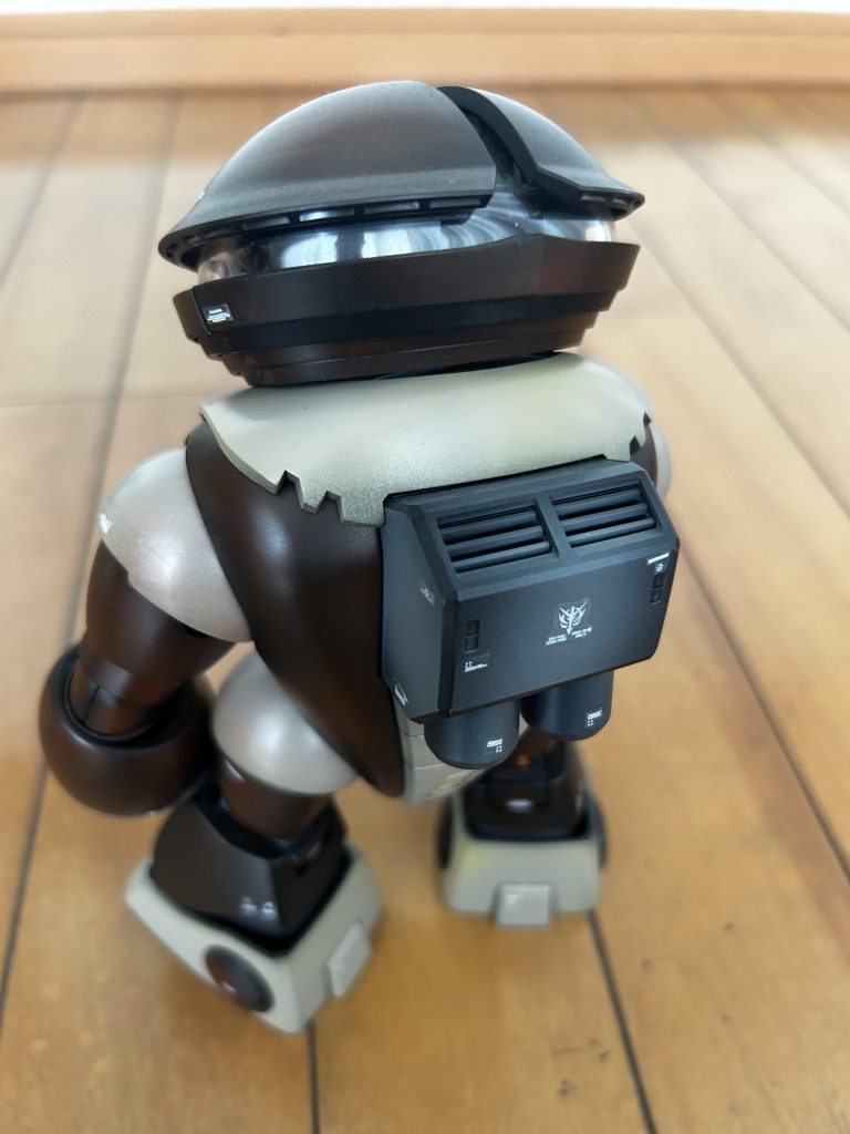 そして間延びする背中です。