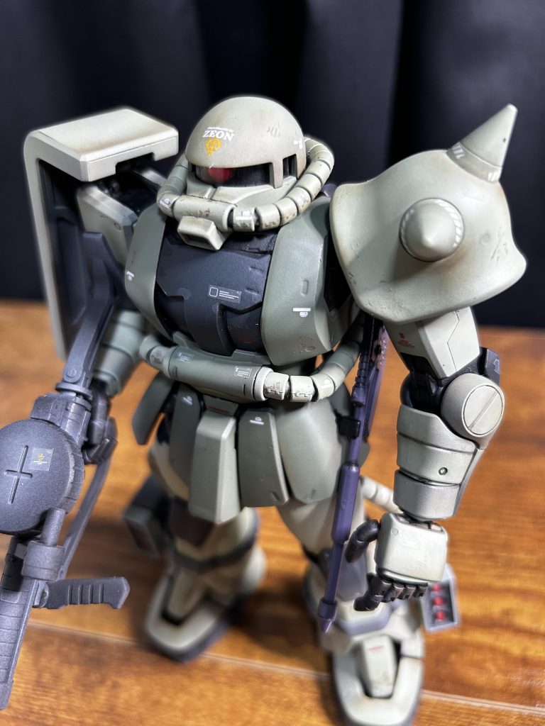 以前に、ミスターカラーさんの市販されている量産型ザクカラーで塗装した物です。