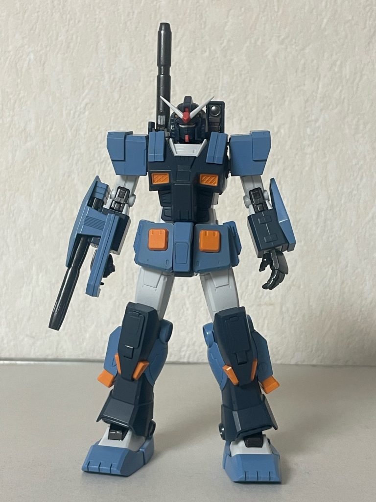 自分が好きなクレオスの空自洋上迷彩カラー(ディープオーシャンブルーとシャオロウオーシャンブルー)とガイアカラーのフレームメタリック2で塗装しています。ボディの白はマッキーでなぞるつもりだったので、そもそも塗ってないです😅。