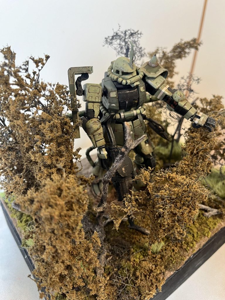 RG ＭＳー06Ｆ量産型ザク　ジャングルジオラマ–3枚目/制作者：たかくん