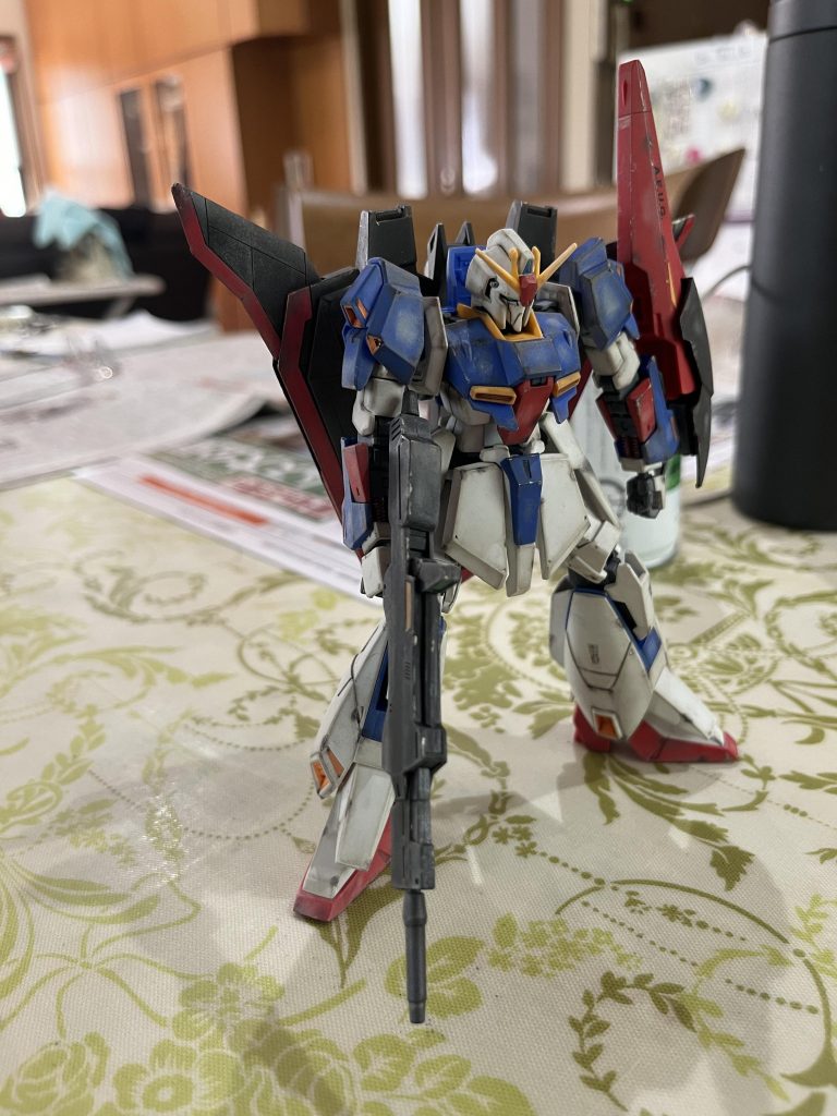 ハイライトとして入れたライトサンドが粉塵のようになりコレジャナイ感が…グリプス戦役のMSはもっとおとなしめの汚れだと気づく。