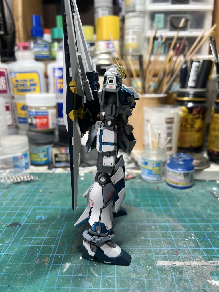 内部フレームは1部ワンポイントでホワイトで塗り分け