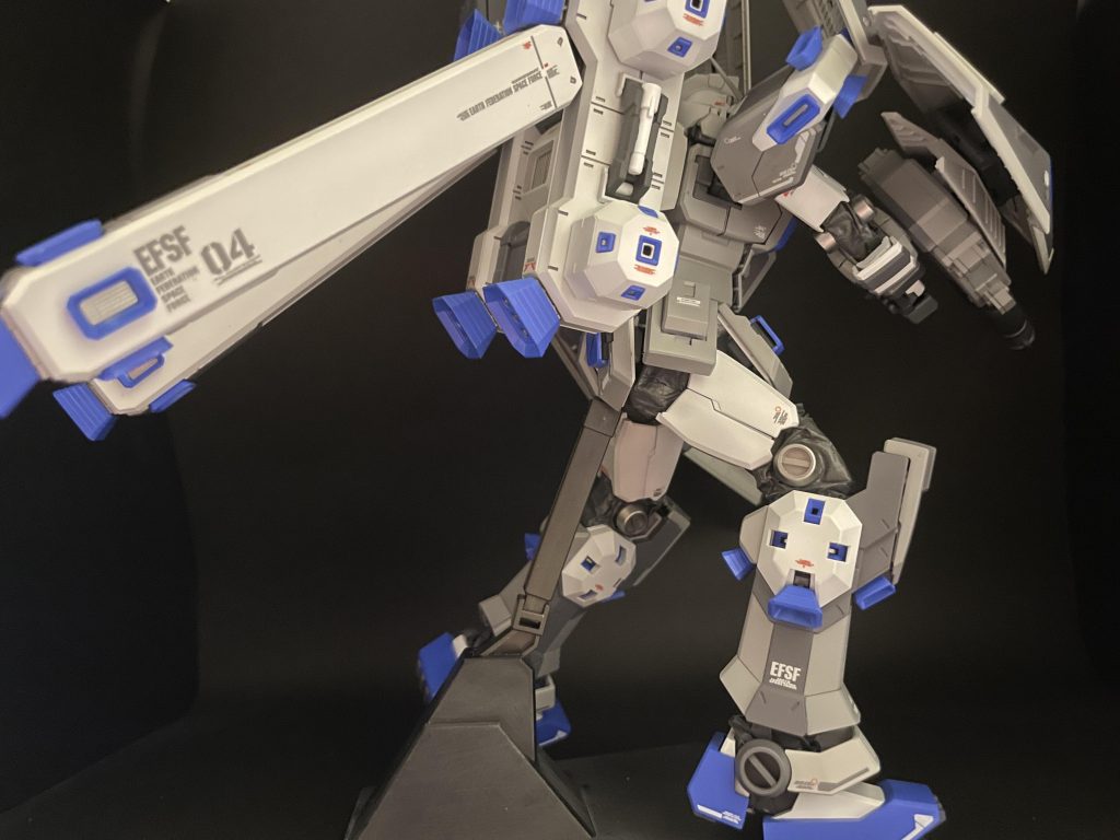 ぐるりです。今回はバックパックの塗り分けと、タンク先端のデカールがお気に入りです。