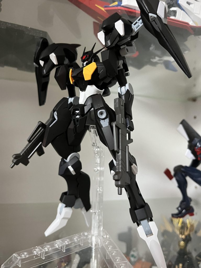 サフもスプレーの黒とグレーで。