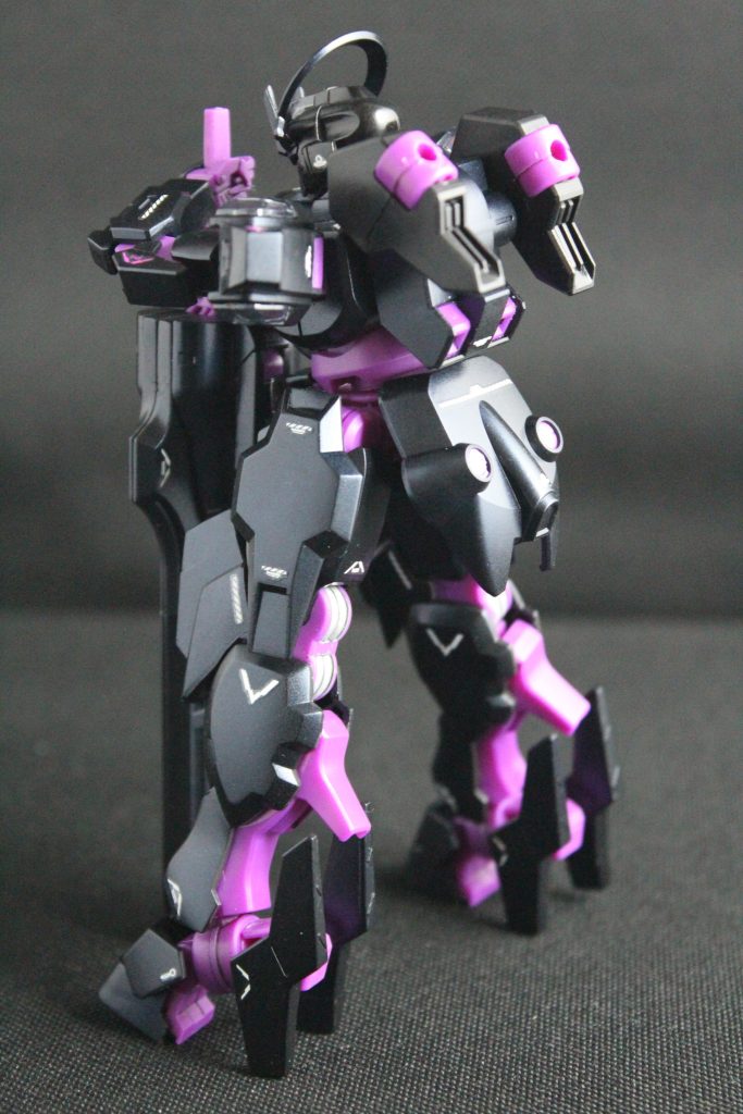 踵の延長で、足首全体が前傾してます