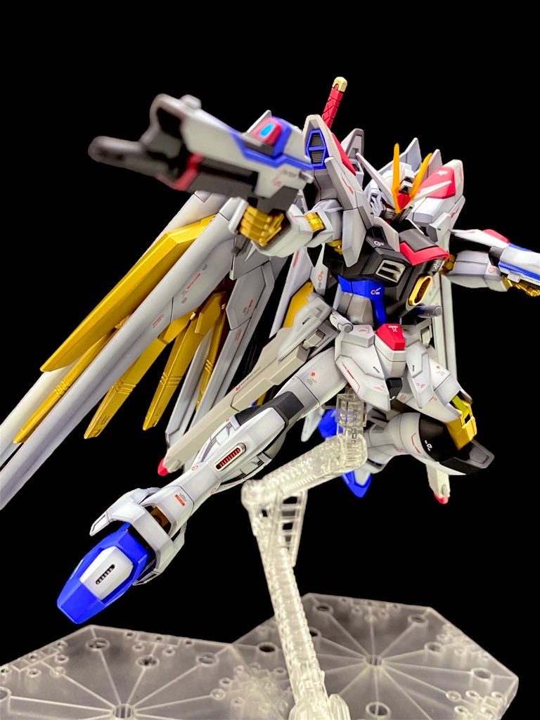 流石の最新キット！どんなポーズもカッコよく決まりますね〜