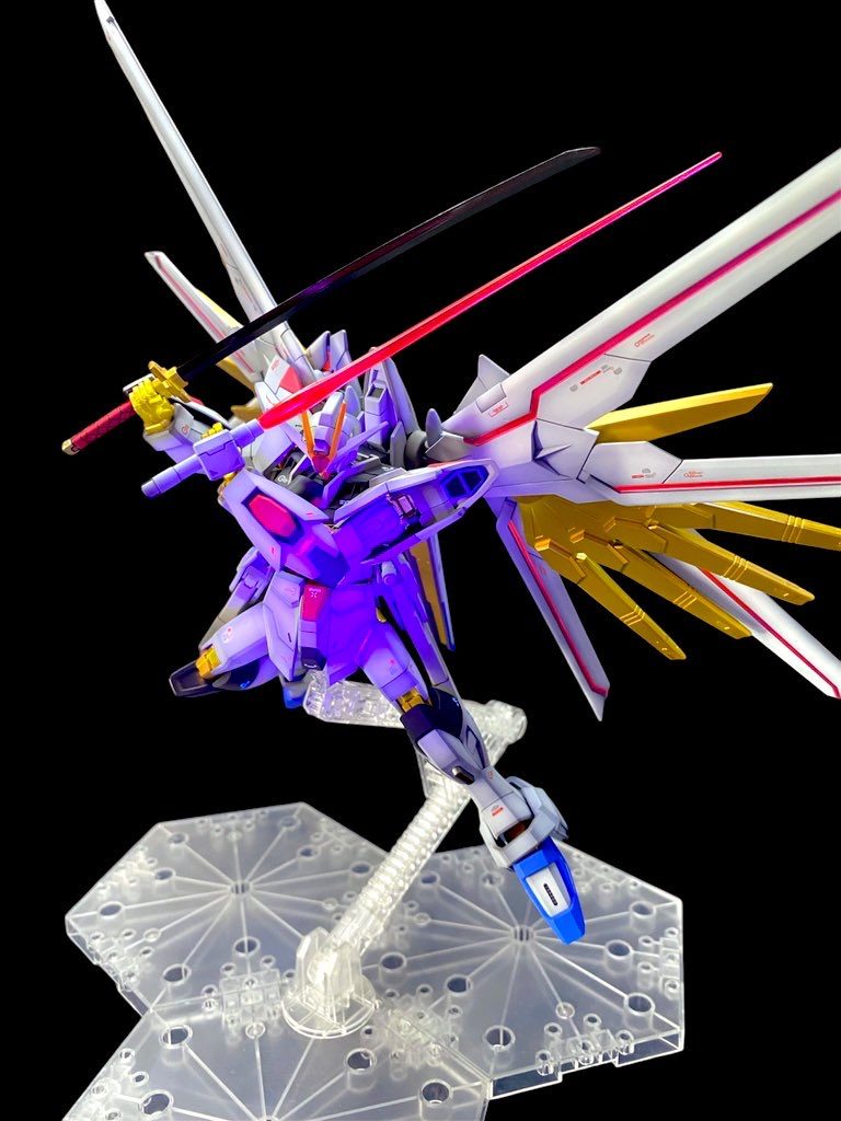 塗装した後だとウィング展開させるのハラハラです(T . T)