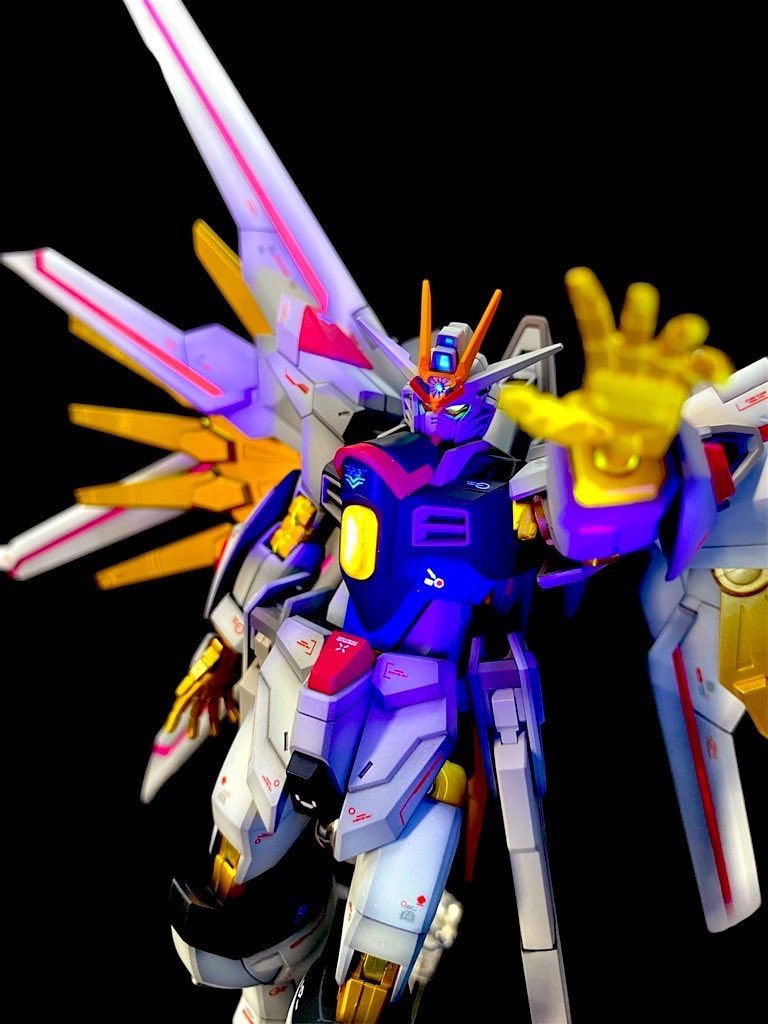 ディスラプター射出！フレームに蛍光塗料を混ぜたらかなり発光してしまった(T . T)