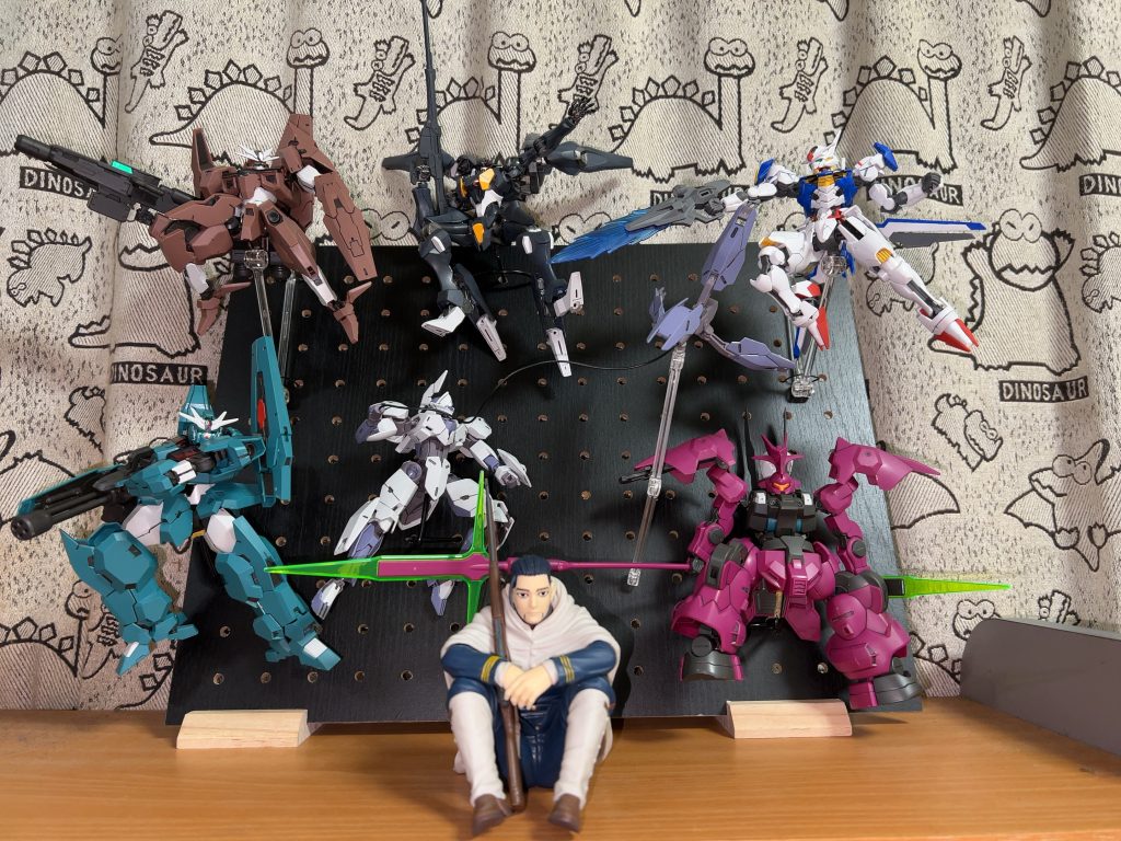 30年ぶりのガンプラとして作った当初の図。去年の6月頃だと思う。謎の狙撃兵ががっちり守護しています。