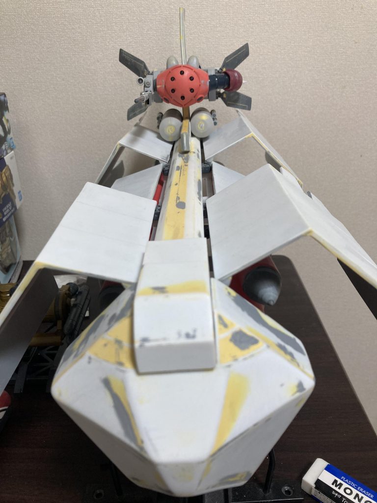 然し諦めません。海兵が言っていました。海がその気にならなきゃ獲物は取れない。風向きが悪いだけ。だから何度でも潜ると…モデラーも同じこと。壊れた外装、折れたフレームを再建し補強。プラ板メインの加工にする事で軽量化を果たしたりなんやかんやして…