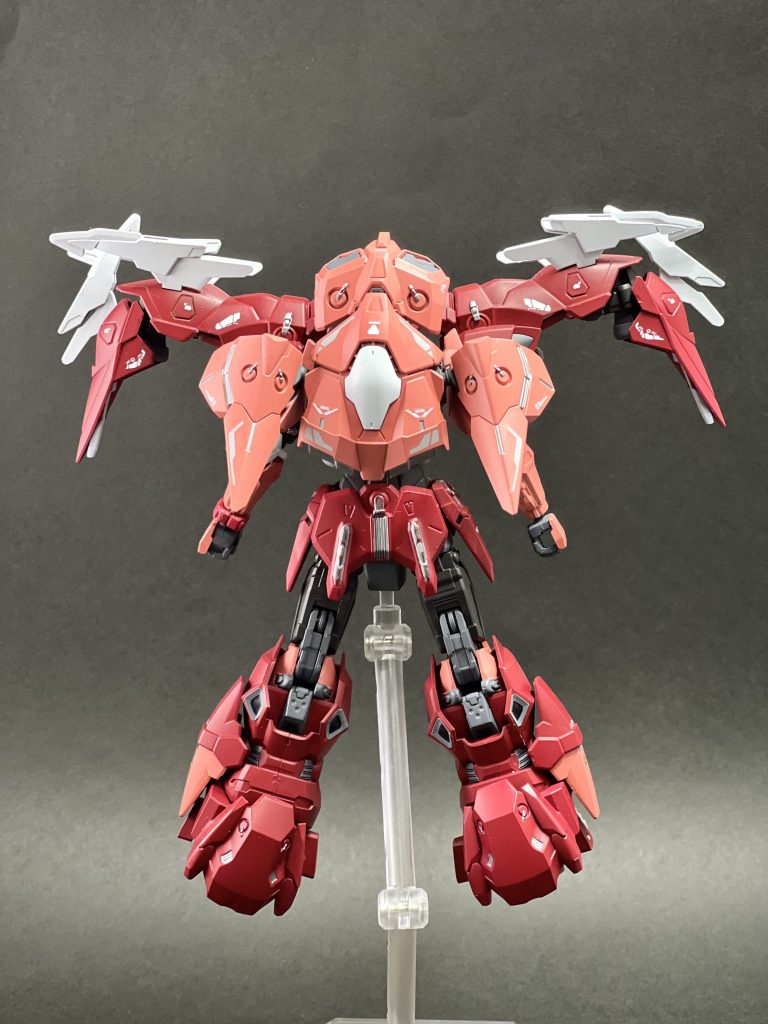 バックショット。デカールは水星系のを多様してます。アスクレプオス自体が結構塗り分けられていないキットだったので部分塗装が地味に苦労しました😅