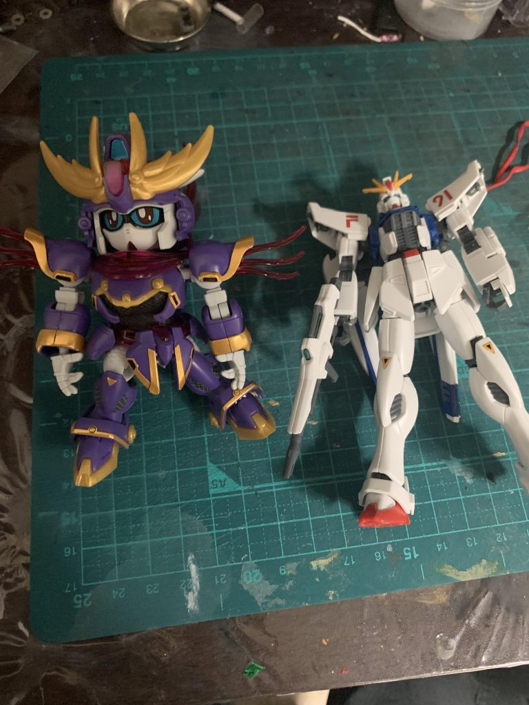 素体のHGUCのガンダムF91とF九の一改