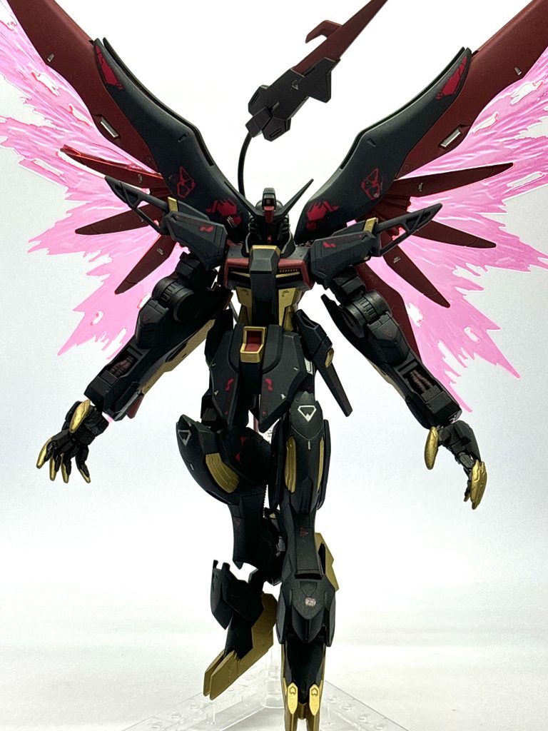 ラスボス風に。カラーリングもいい感じだとは思いますが、個人的にはもう少し赤の配分を増やしても良かったかなとは思ってます。