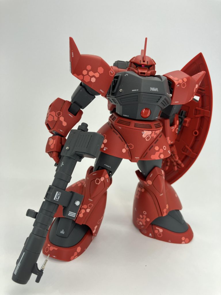 B型バックパックがマッシブな真紅の高機動型ゲルググ、思わずシャア大佐のパーソナルカラーと被せにいって怒られなかったのかな?と余計な心配をしてしまいます😵💫