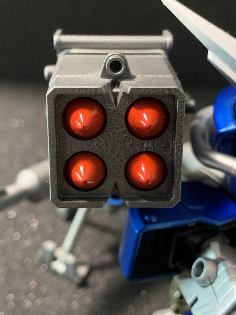 ミサイルランチャーツヤツヤで上手く塗装できたと思う部分です。