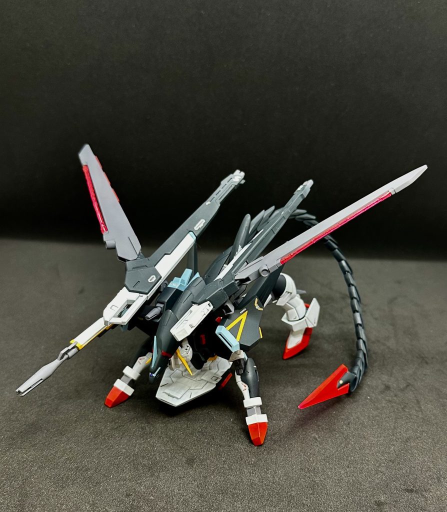 バクゥ形態にも変形可能です！スレイヤーウィップには簡易ドラグーンが仕込まれています。有線式ならではの連続攻撃が可能です。