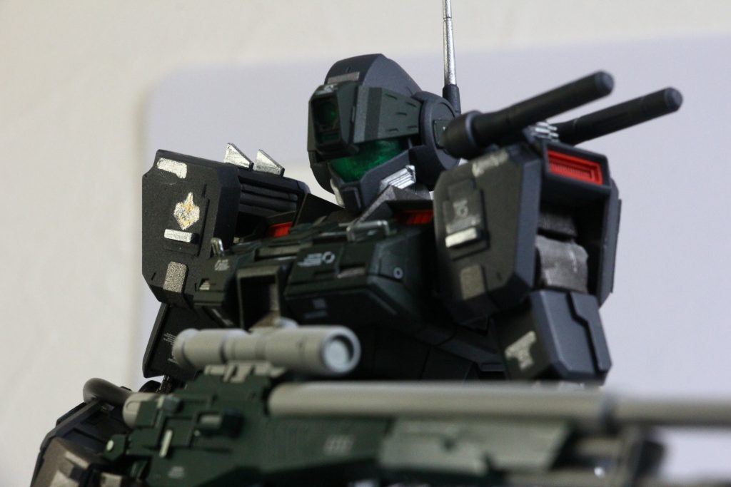 サーベルの位置については、ジム・スパルタンを参考にしていますただし、スパルタンは