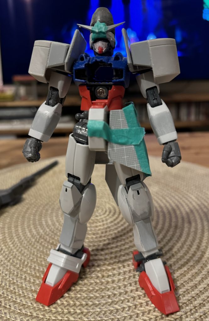 頭と肩アーマーとスカート？だけスクラッチすればあとは改造しなくても色塗れば良いかなーと思って始めたものの、やっぱり色々気になって結局ほぼ全パーツ改造しました😅