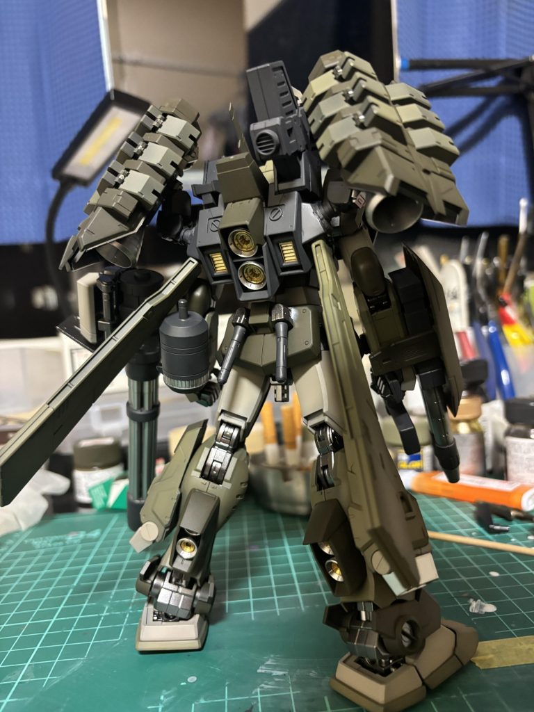 おしりにビームサーベルを付けました！ボンドで白化しましたw