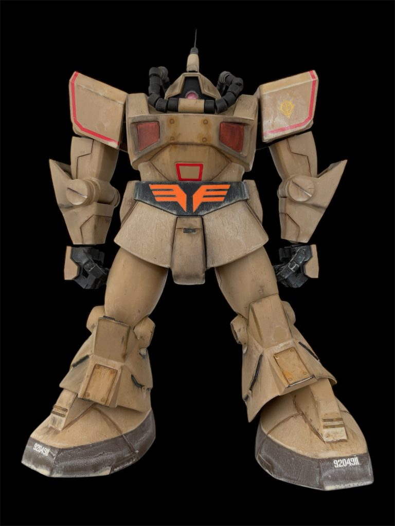 アルミ線関節のおかげでハの字立ちも可能です