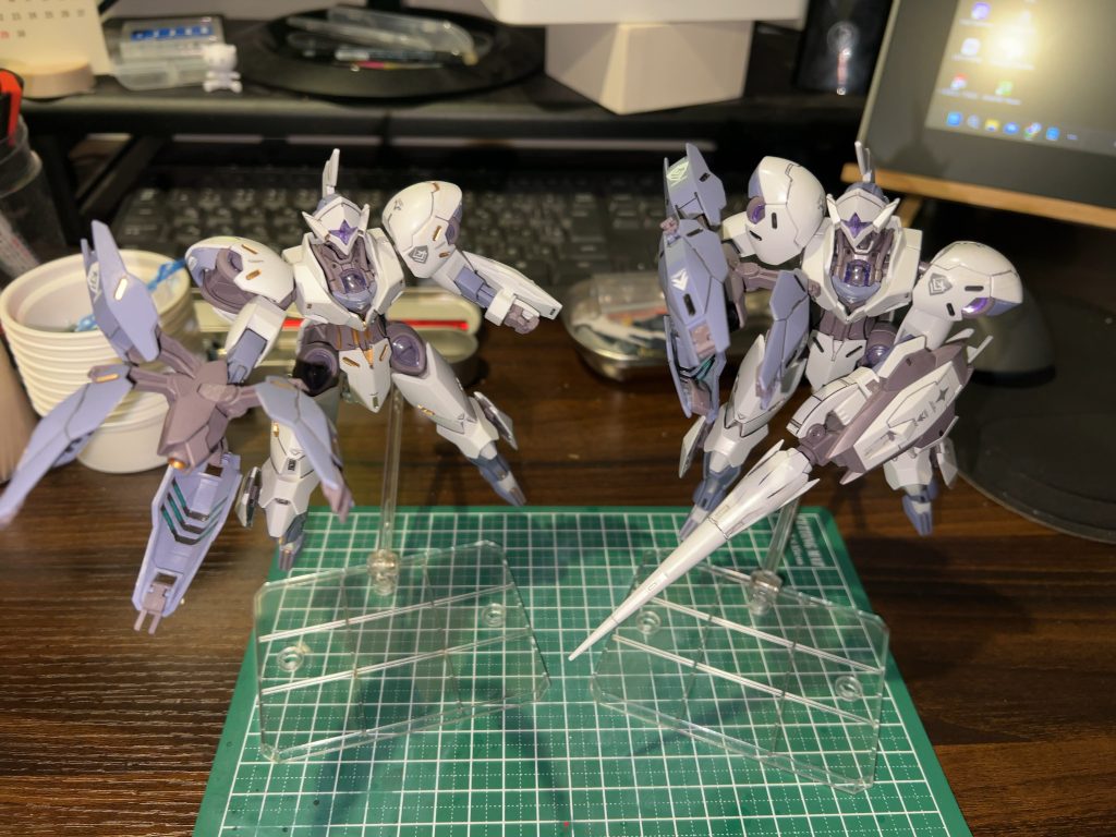 細かすぎて分からないところを塗り分けたミカエリス兄弟。1体目の時は、さほど興味がわかなかったが(胸部パーツ割れた)2体目の時は、なんか可愛く見えてきたのが謎。