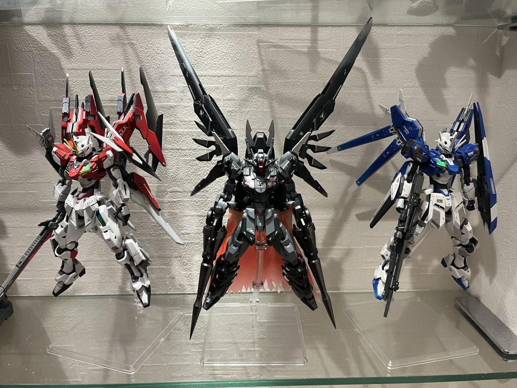 エアリアルカスタムシリーズ（写真はまた撮りなおしておきます）3つ目になるとシリーズ感でてきて眼福！過去作←ガンダムエアリアルスラッシュカスタム→Hi-νエアリアル改修型白・緑担当も制作してこのシリーズは終わりにしようと思っていますー