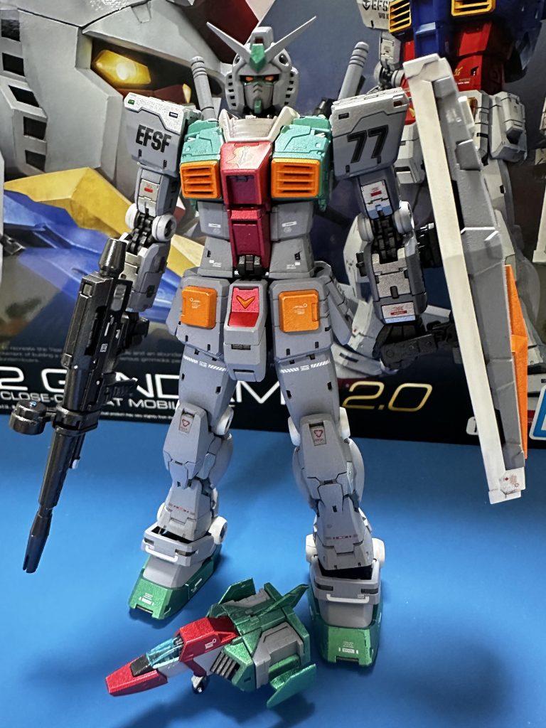 デカールは市販品の水転写式です。フリマやオークションで購入してます。蛍光になってるのが好きです。