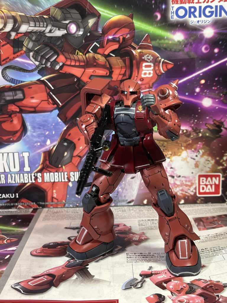 墨入れ、デカール、部分塗装ザクマシンガンをガンダムマーカーのガンダムブラックで塗装