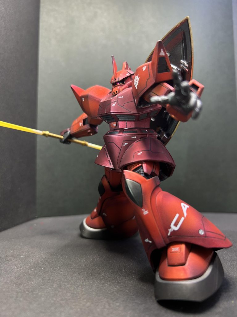 ナギナタ。1年戦争のモビルスーツとしてはかなり大型なので太く迫力があります。平手がデカい