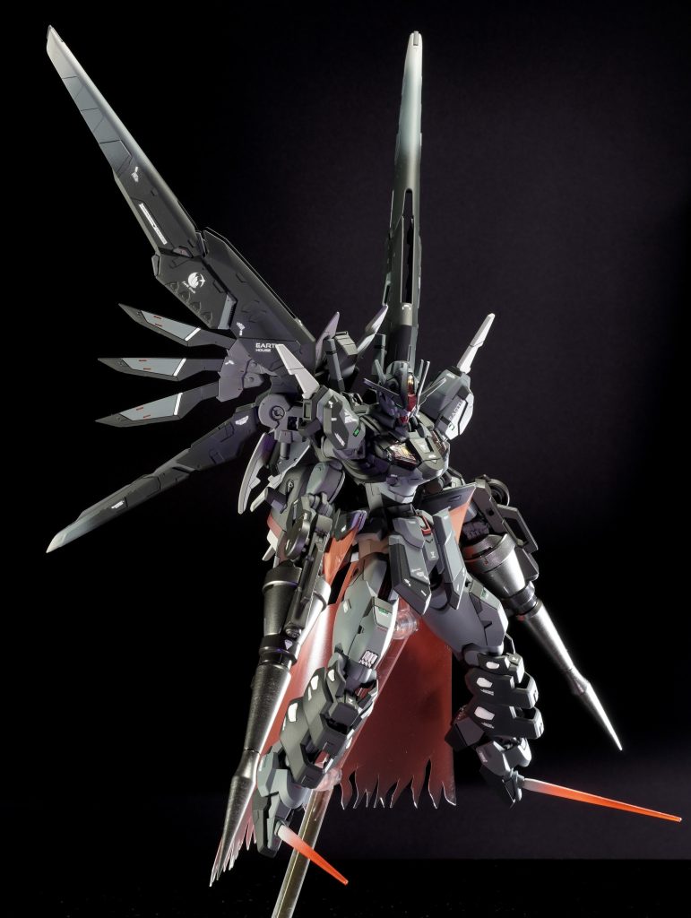 無難なポージングしかしてない、、爪先のビームサーベルをつかった派手なアクションポーズとか撮りたいですね手元に残す予定なので撮影機会はまだある！