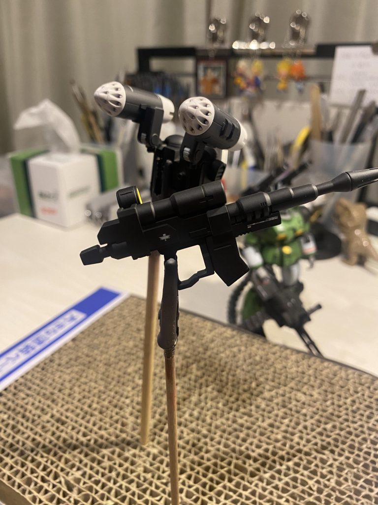 今まで当たり前のように武器ってグレー系で塗ってましたが、ガンメタサフに黒で塗るのもなかなか良いなと思いました🐣💕