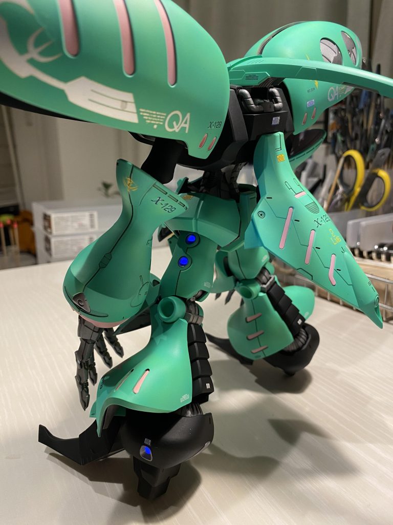 ちょっとだけ蛍光塗料で光らせてます🐣✨