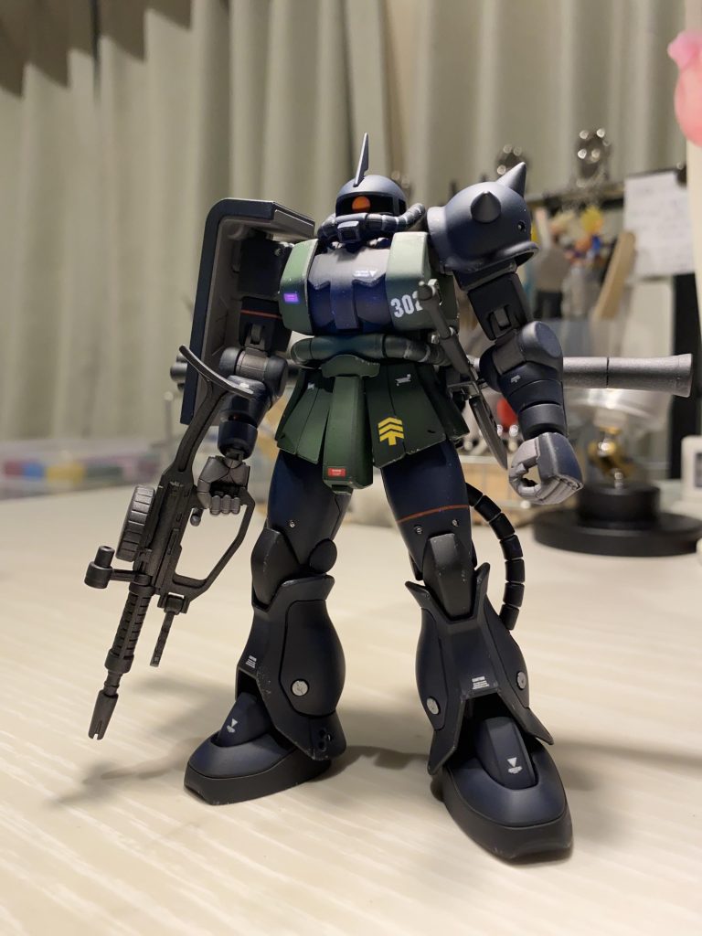 エッチングパーツ等で少しだけディティールアップし、ガトー大尉カラーにしてみました🐣