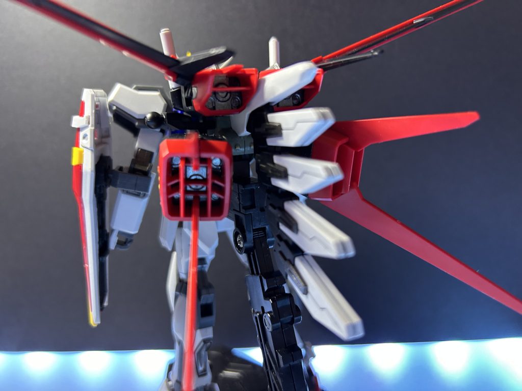 所々、水性ホビーカラーの赤鉄色で筆塗りしてます。