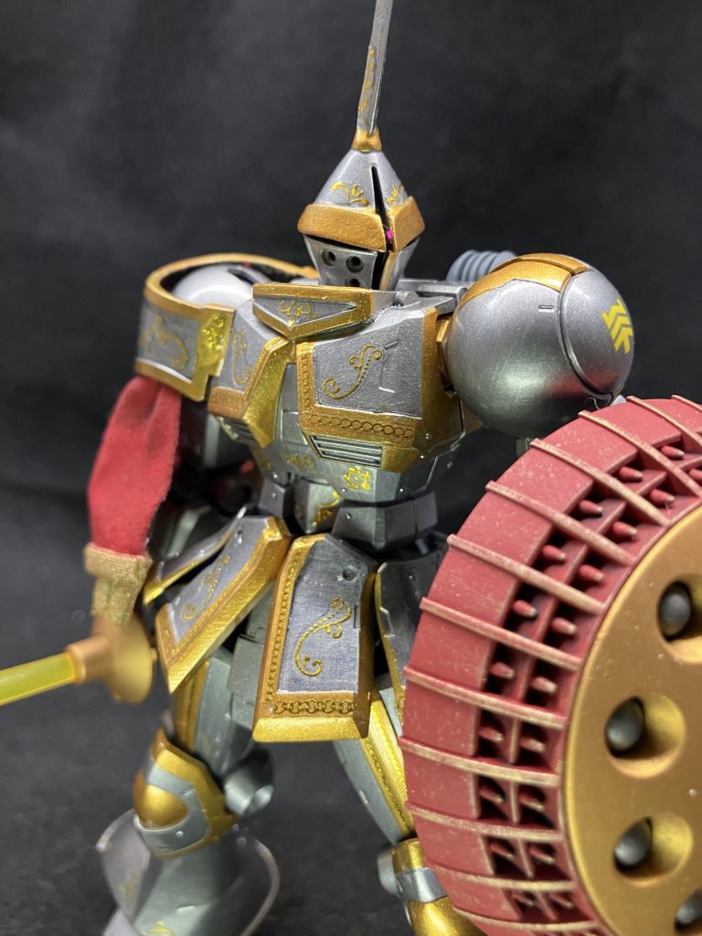 フェイスと肩は非対称にしました。タママントも付けたかったのですが、今回は布で作製