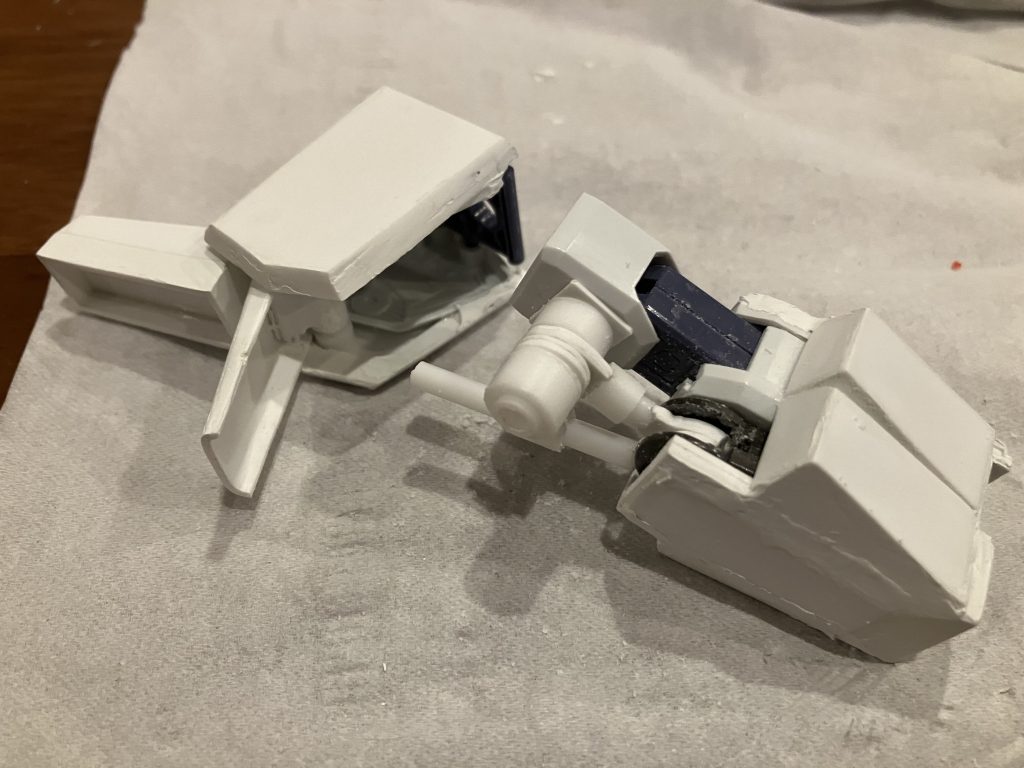 肩アーマーはマーク2の物をベースに箱組み。コミックのイメージに添わせました。