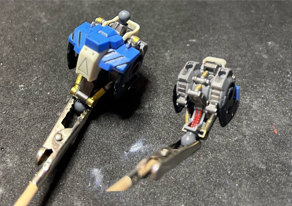 フレーム各所フレームとディテールを部分塗装をしました。