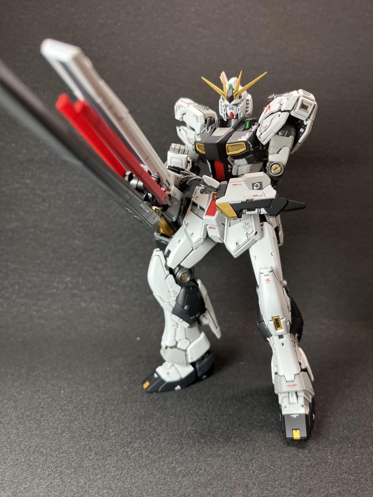 ロングレンジFFを構えた姿もカッコいい