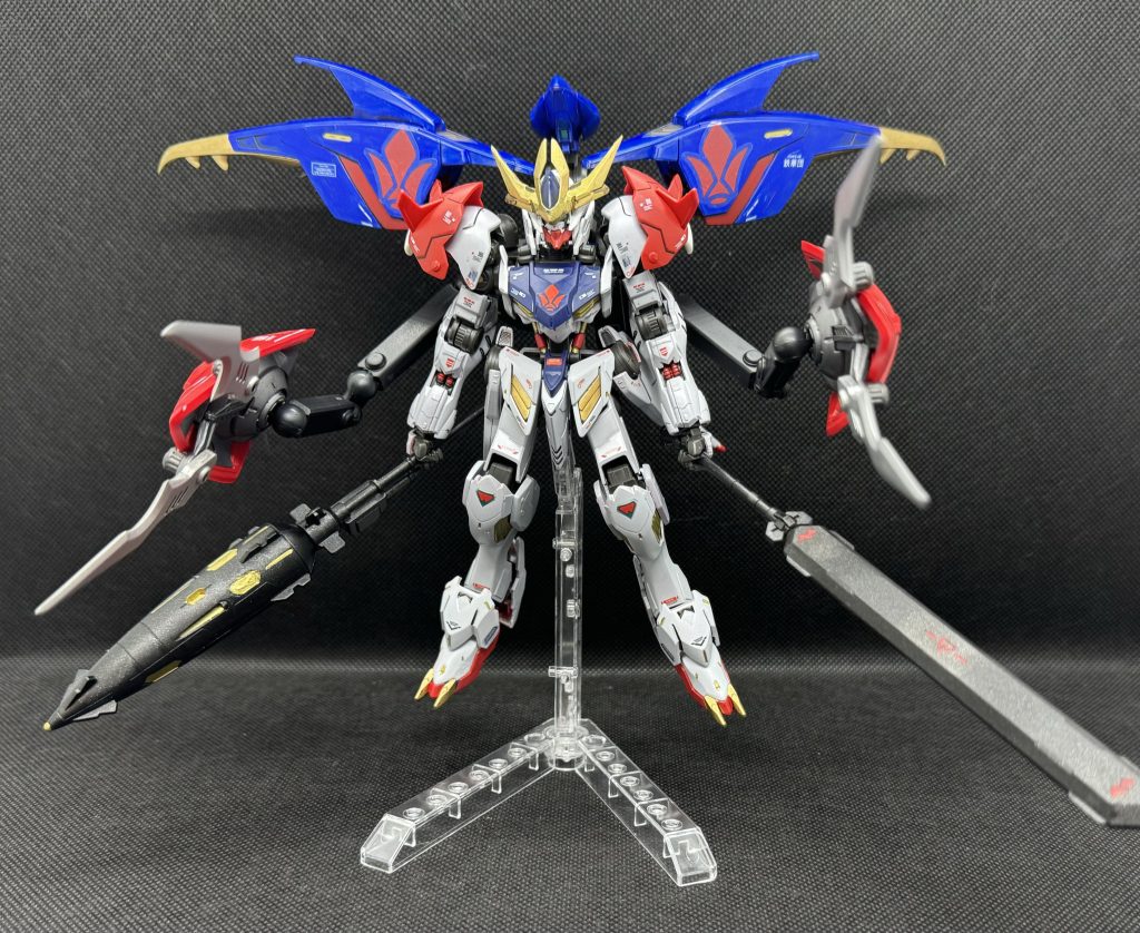 「鉄血」世界に逆輸入という雰囲気で、真っ赤からトリコロールカラーに変えてしまう。