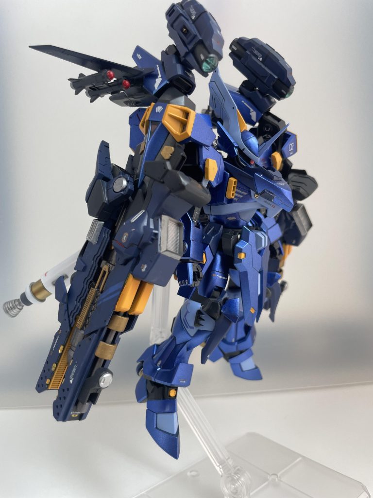 最後にこのディープアームズは放映当時から好きで、中古屋で割増しでも買った奴です。シホがマジ美女なんですよね〜(検索お願いします。)やりたいことが二年越しに叶ってとっても満足ですが、やはり精度の悪さとと後半の作業の雑さが毎回の問題点と思いました。反省点 ・安い筆は捨てる・パテを薄め液で混ぜて溶けるのはいいが、気泡が入ること・完成間近で足の付け根折る。塗装前に補強を入れとくべきだった・全てのパーツを完成させてから塗装工程に映る閲覧ありがとうございました〜