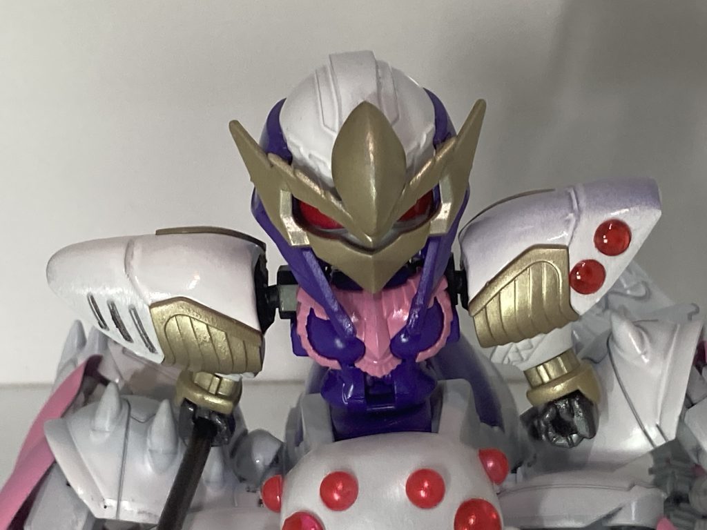 クレオパトラキュベレイ蛇要素を排除しました。蜘蛛と蛇の混在はなんか情報多くて( ̄▽ ̄;)肩の丸い部分は最初は紺色に塗装予定だったのですが蜘蛛の目っぽくしたらカッコよくなりそうとなる直前にクリアパーツに差し替えました。