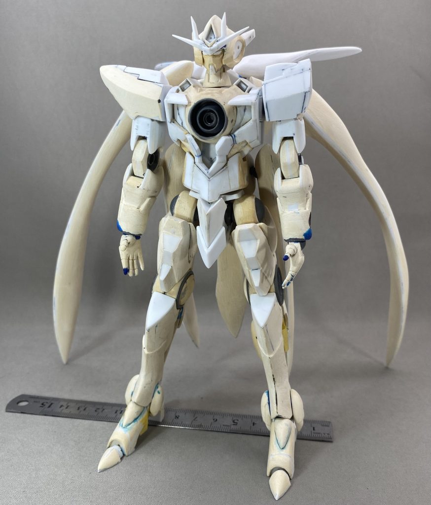 黄色部分がパテ。白色部分がプラ板。グレー部分が市販パーツです。