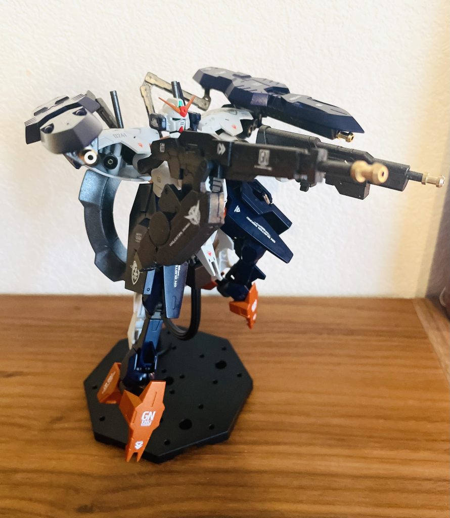 銃口の先につけているメタルパーツは100均のルアーパーツです。5個入りくらいでピッタリハマるのでオススメです。