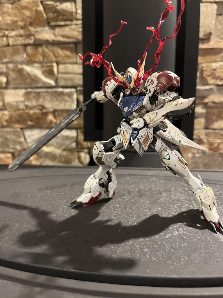 メイスを持ってポージング!やっぱりバルバトス系といったらメイスですよね!