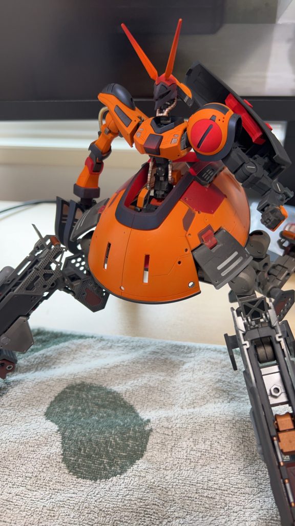 フェイスのカラーリングが完全に大失敗ただの顔色悪い人になってしまって、なんじゃこりゃw慌てて塗り直し完成が近づいてくるとやり直すの躊躇してしまうけど、そこは勇気だしてやるしかない。