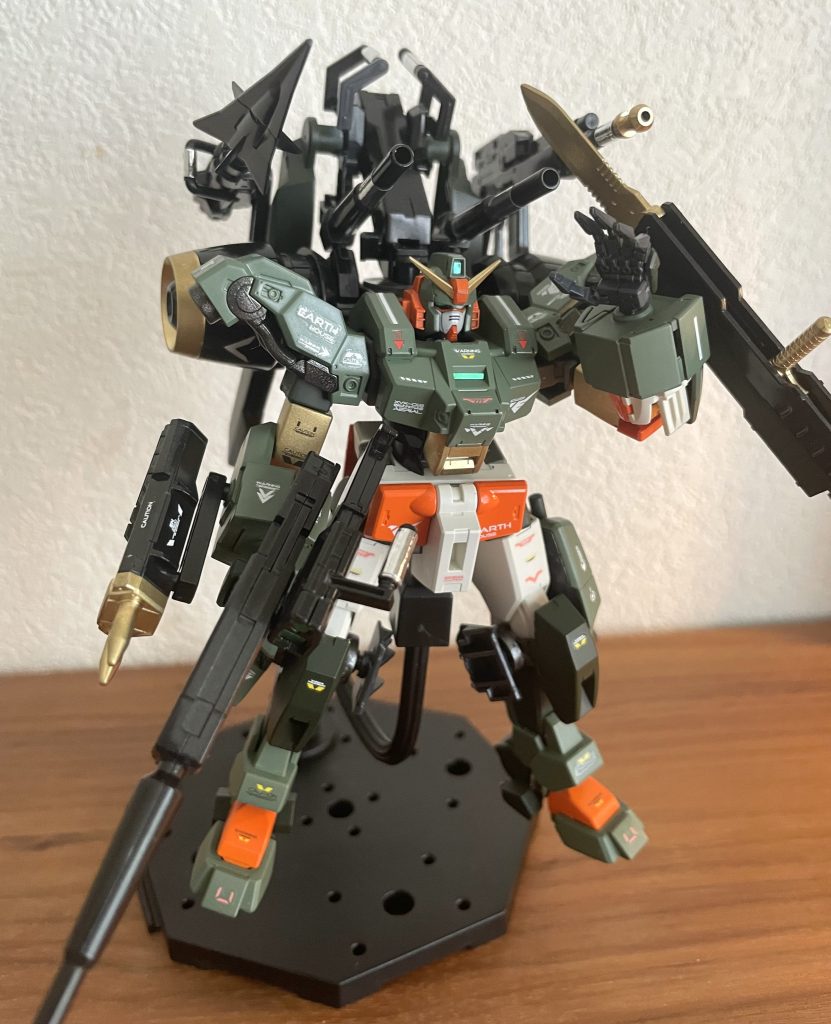 塗装はあまりものを使用。途中、塗料がきれてしまったので部分的に色分けしてますがなんとかまとまってます。